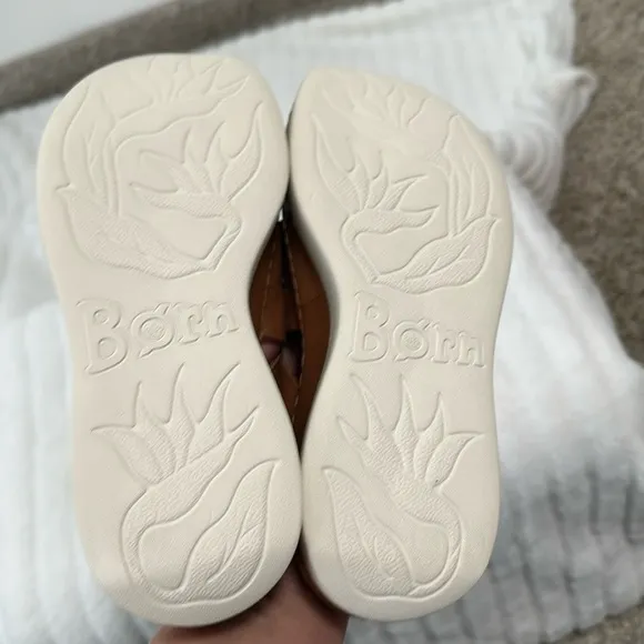 🌴 NWOT Born Platrorm Leather Sandal