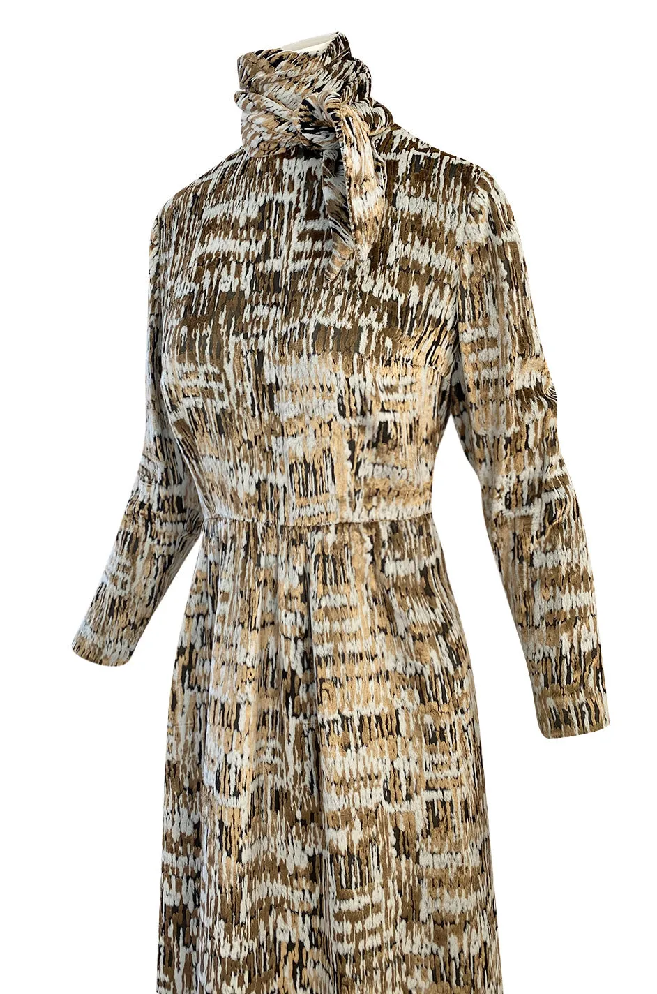 1960s Bill Blass Metallic Gold & Ivory Fused Silk Velvet Dress w Attached Neck Tie