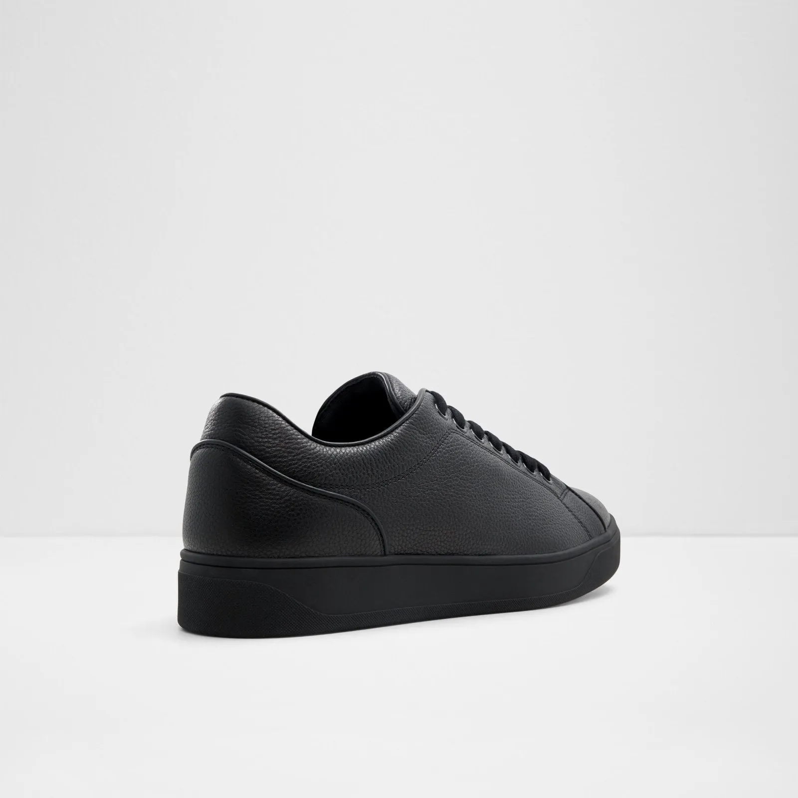 Alastor / Sneakers
