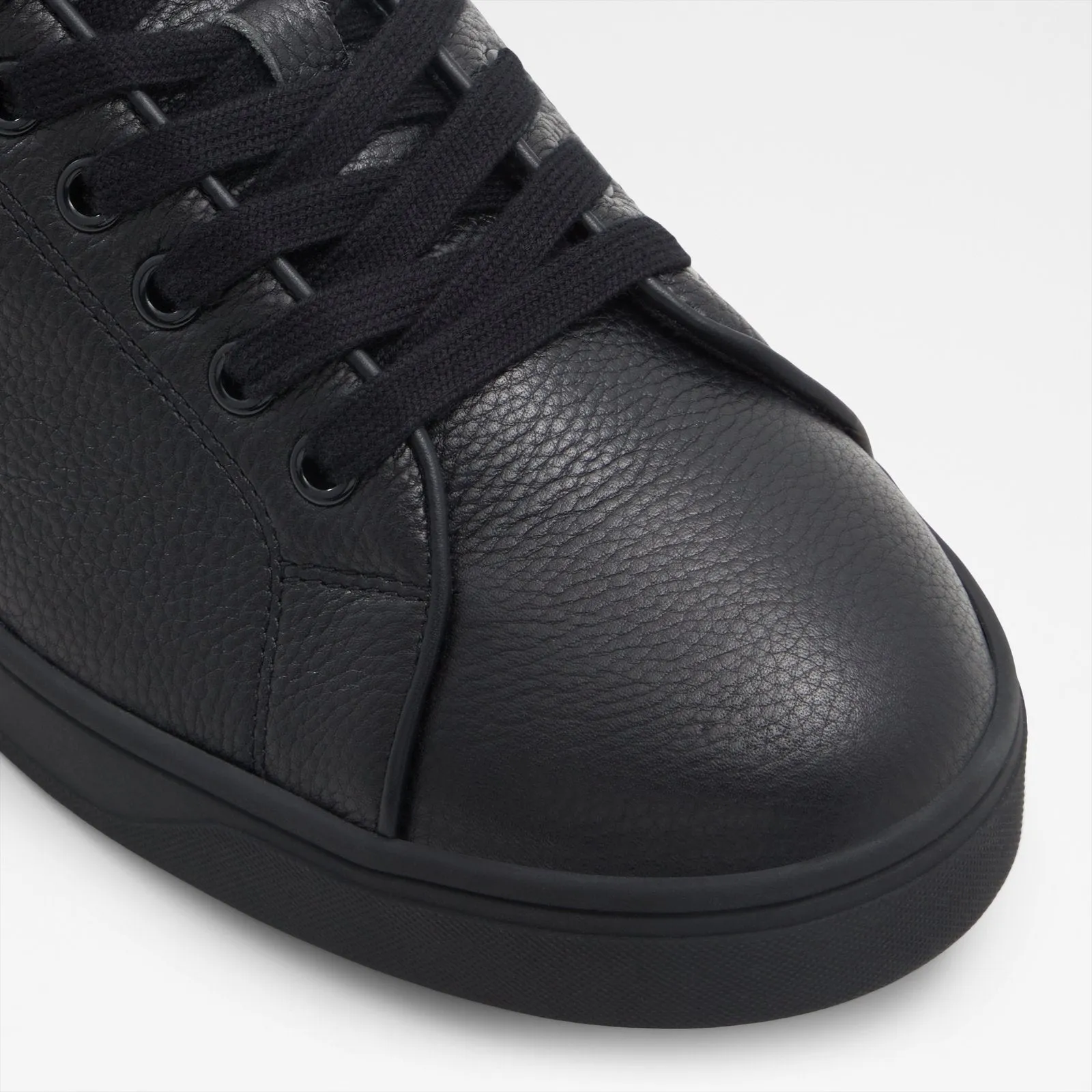 Alastor / Sneakers