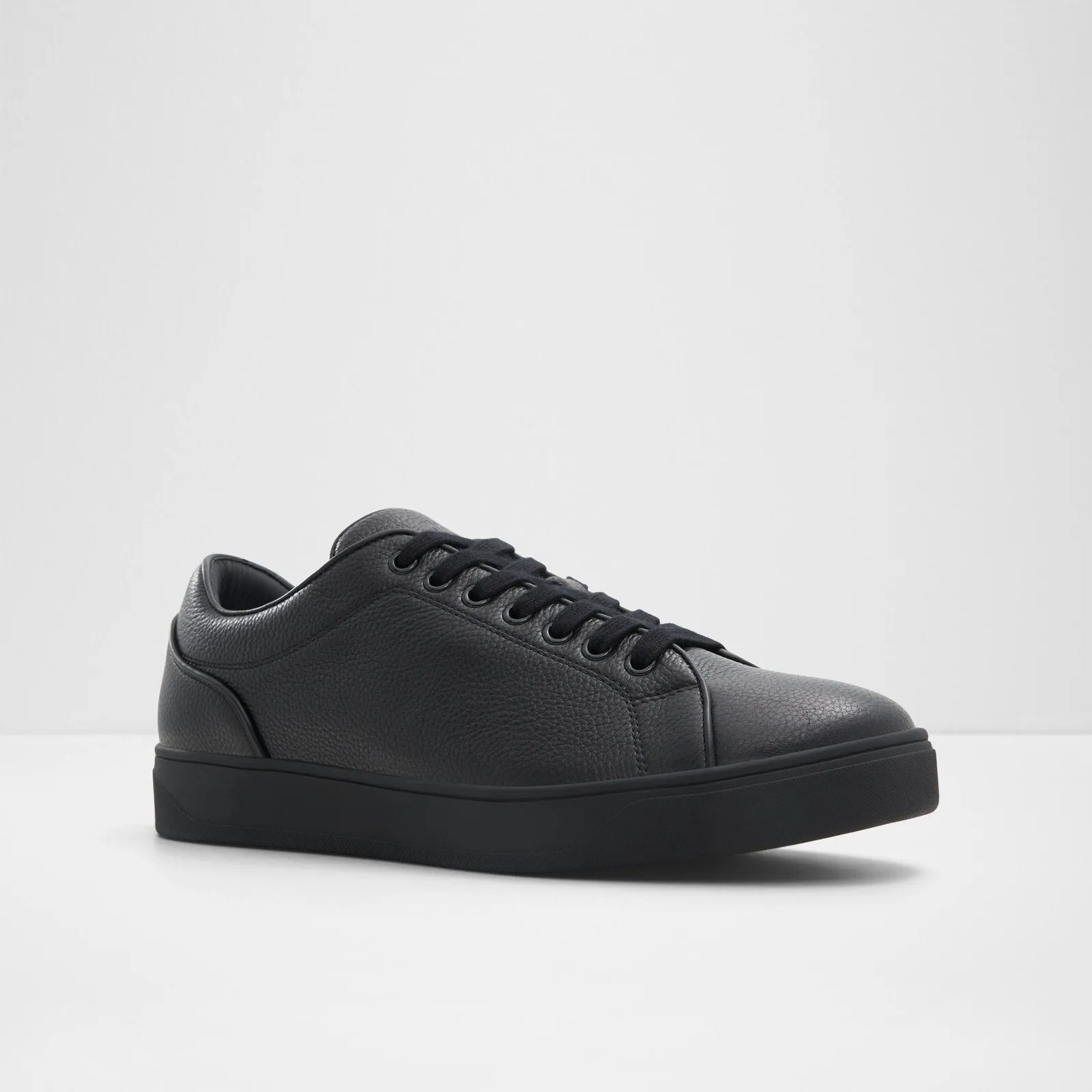 Alastor / Sneakers