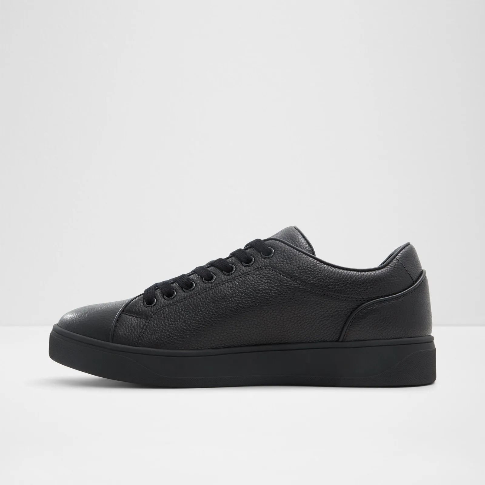 Alastor / Sneakers