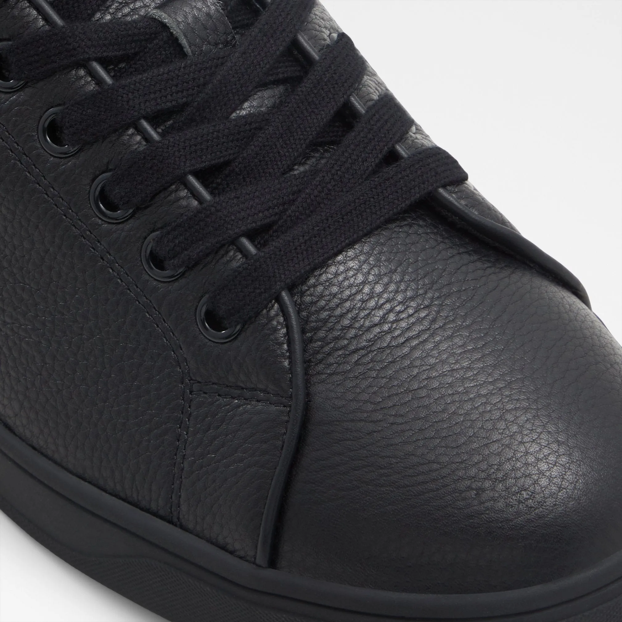 Alastor / Sneakers