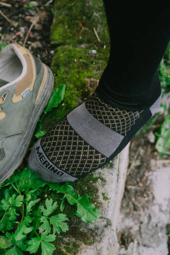 Banana Merino Thin-Knit Tech Crew Socks