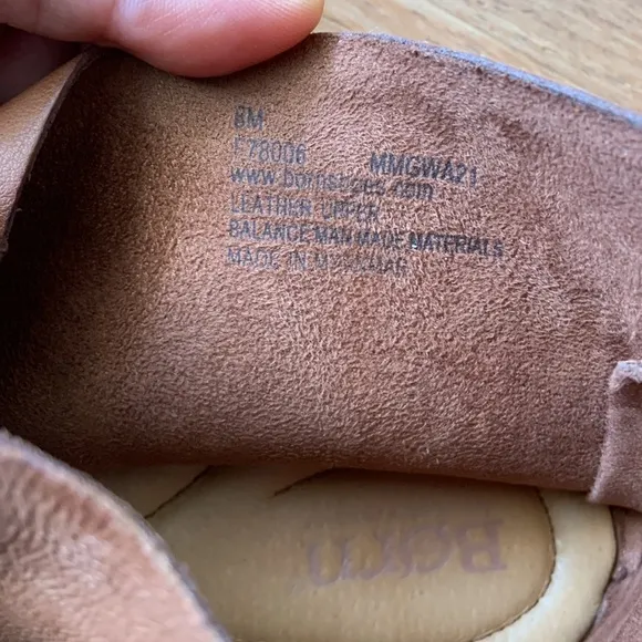 Born Iwa Leather Sandal. Size 8