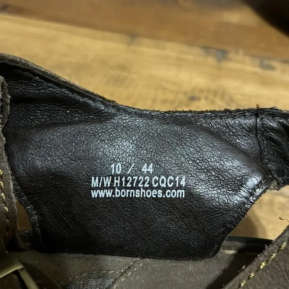 Born men leather sandal, size 10