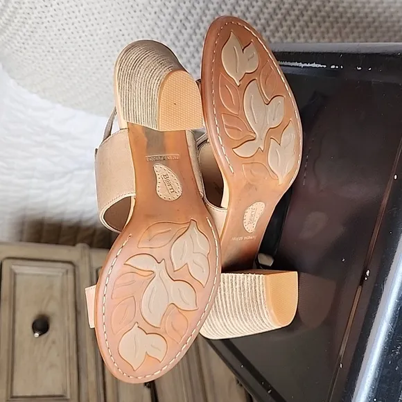 Born Women's Cindie Sandal