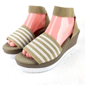 Charleston Shoe Co. Stripe Palm Wedge Sandal in Tan and White Size 10