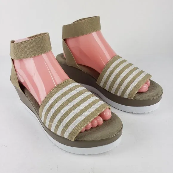 Charleston Shoe Co. Stripe Palm Wedge Sandal in Tan and White Size 10