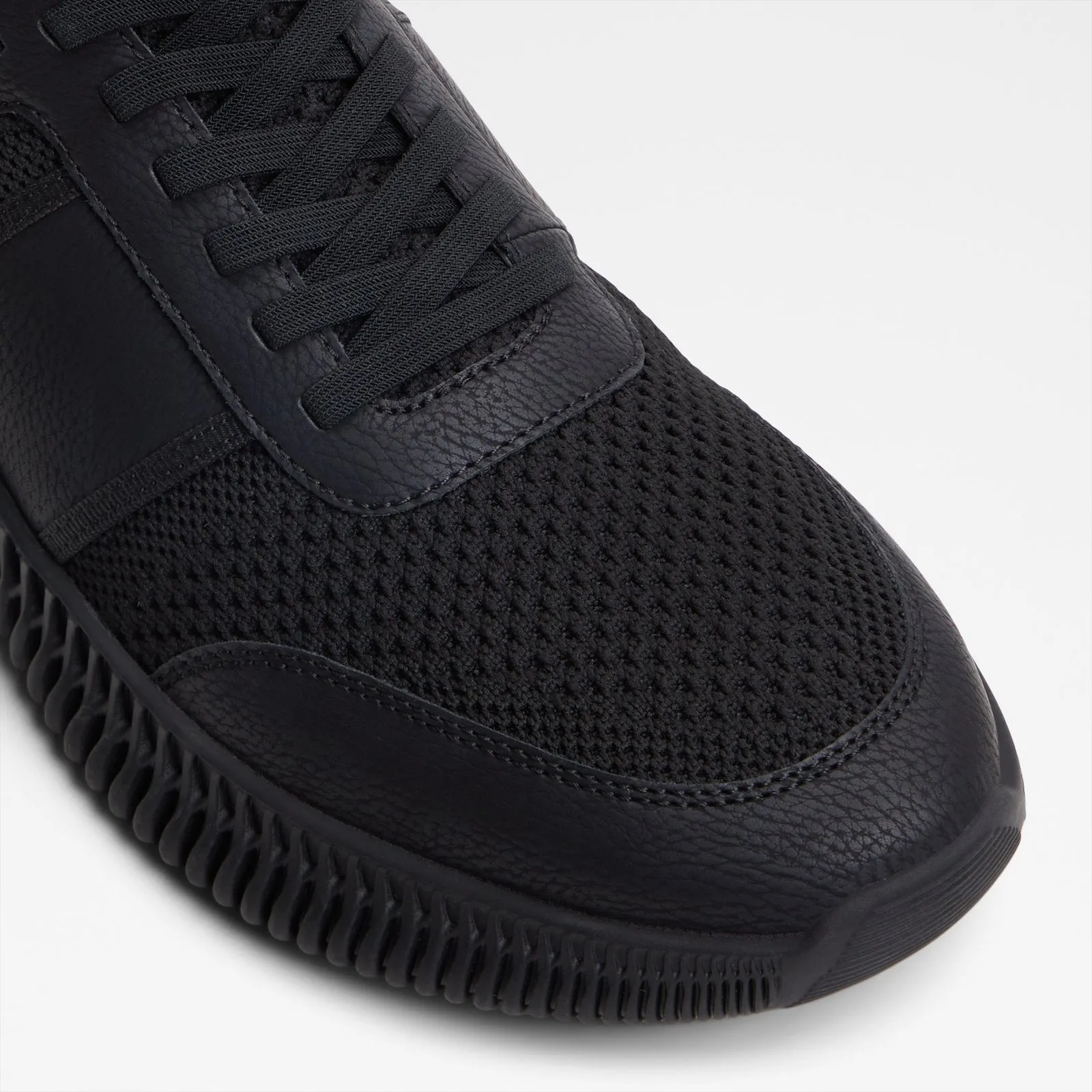 Clampet / Sneakers
