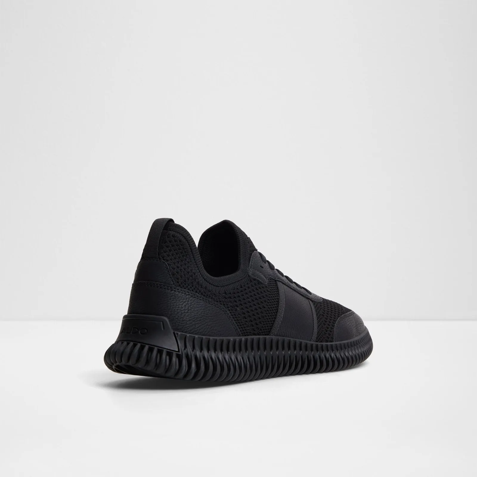 Clampet / Sneakers
