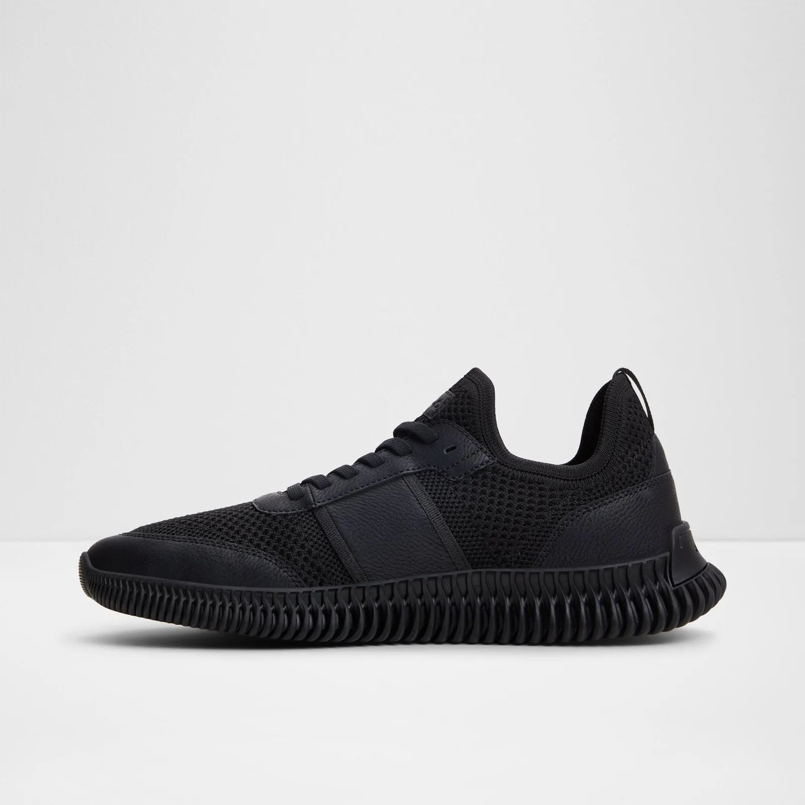 Clampet / Sneakers
