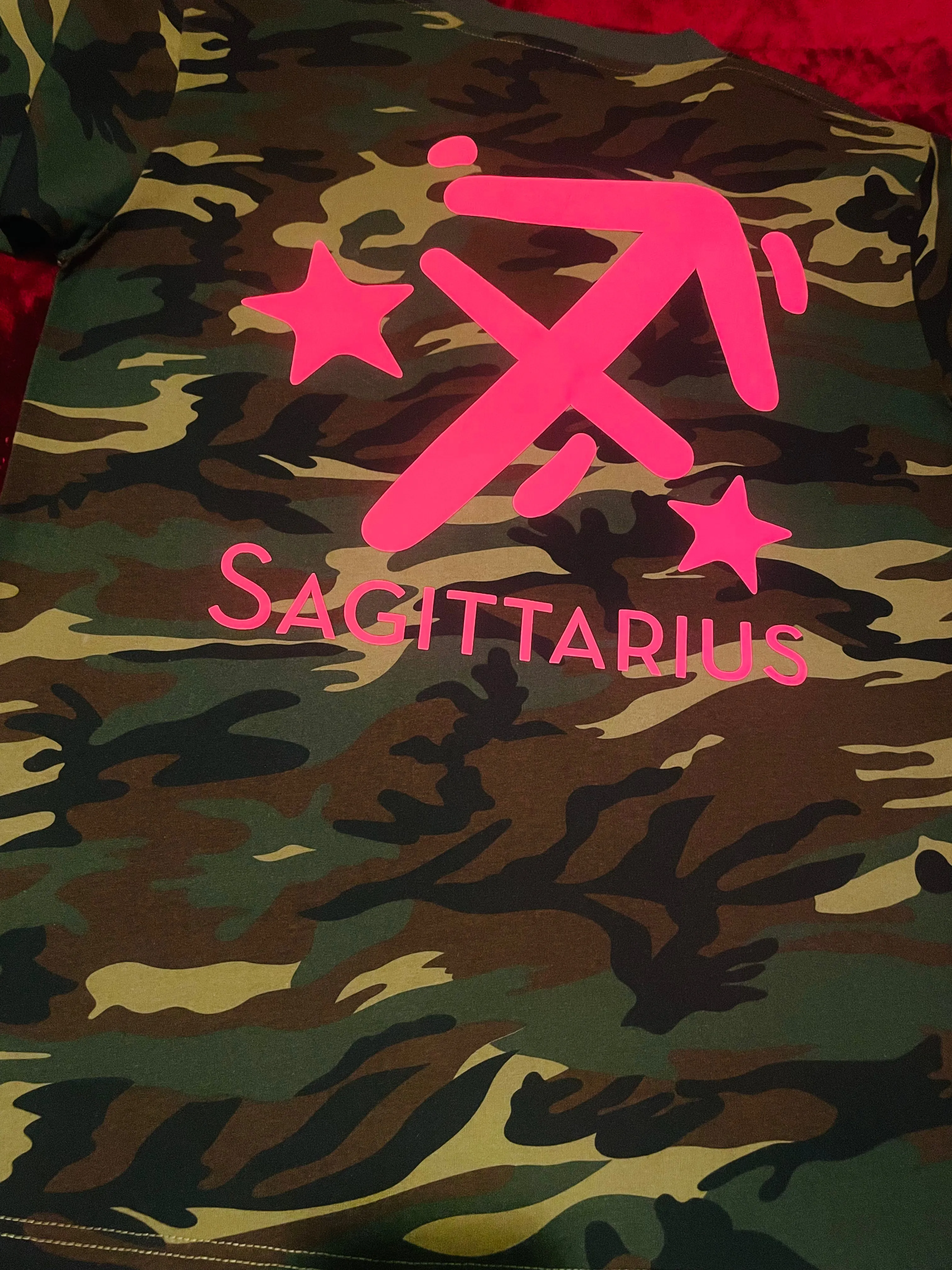 Fallon Aurielle Unisex Signature Sagittarius Logo & Name Zodiac T-Shirt (Camo & Neon Pink)