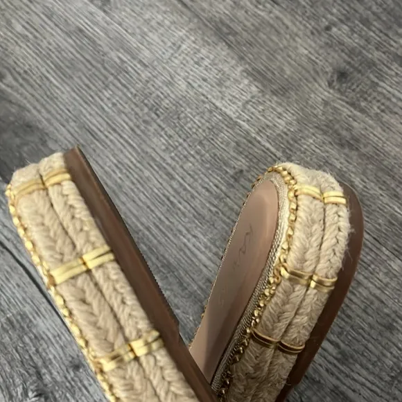 KAANAS Oia Infinity Flatform Sandal Raffia Gold Size 6