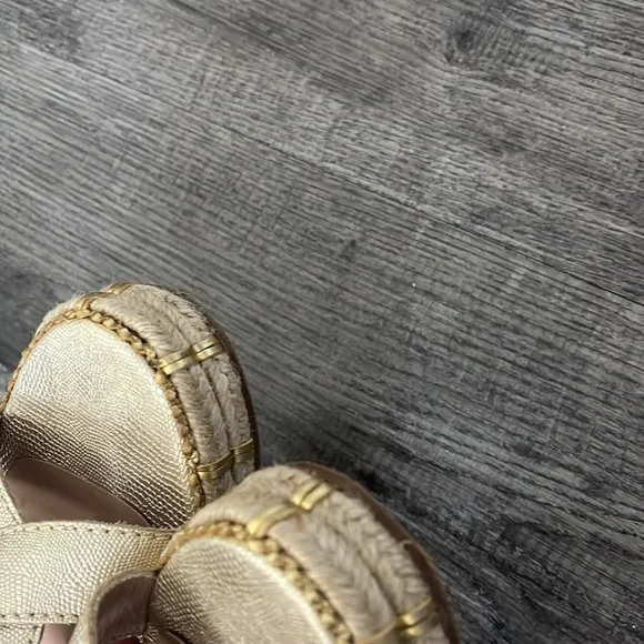 KAANAS Oia Infinity Flatform Sandal Raffia Gold Size 6