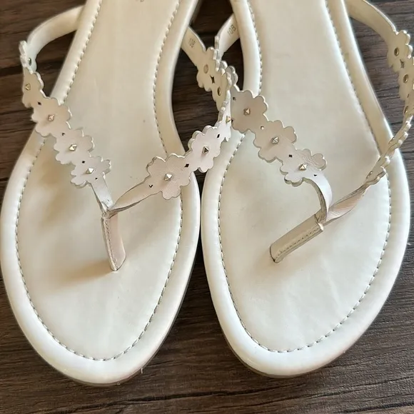 Kate Spade surprise Daisy field sandal