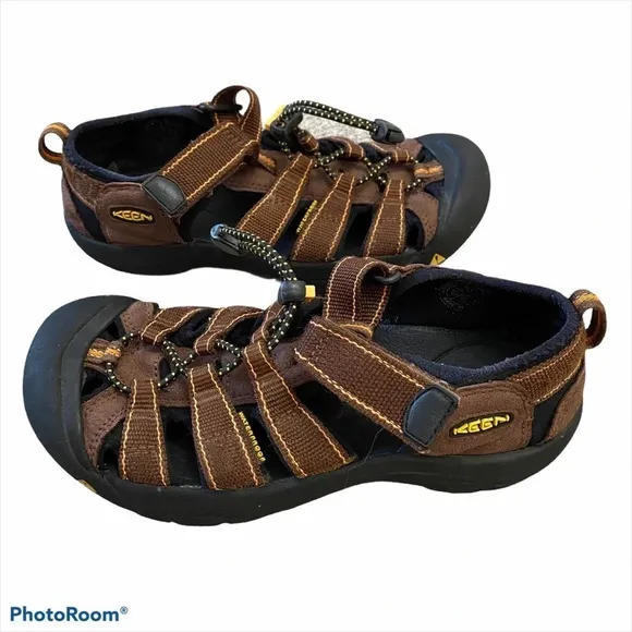 KEEN Big Kids Newport H2 Sandal Waterproof Brown 4