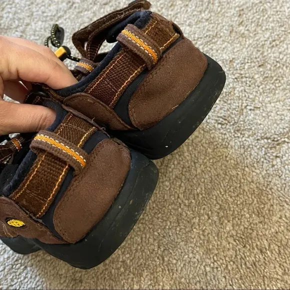 KEEN Big Kids Newport H2 Sandal Waterproof Brown 4