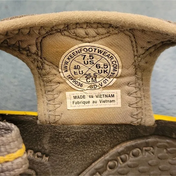 Keen Clearwater Cnx 1009036 Sandal in Gargoyle/Super Lemon sz 7.5
