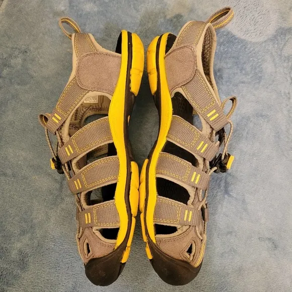 Keen Clearwater Cnx 1009036 Sandal in Gargoyle/Super Lemon sz 7.5