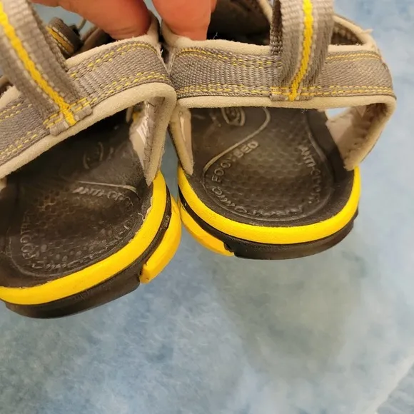 Keen Clearwater Cnx 1009036 Sandal in Gargoyle/Super Lemon sz 7.5