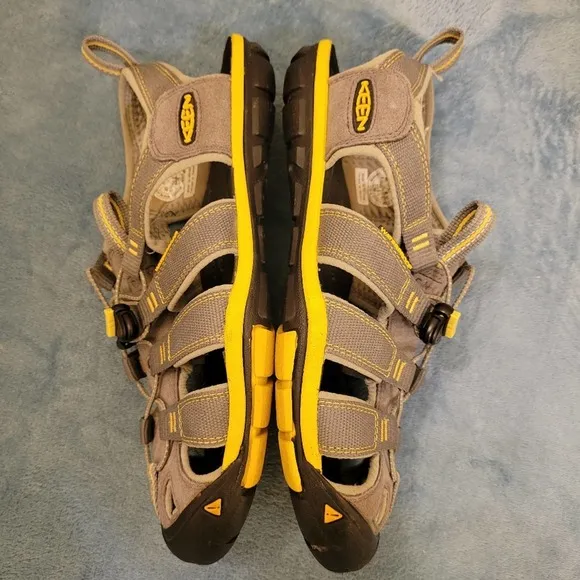 Keen Clearwater Cnx 1009036 Sandal in Gargoyle/Super Lemon sz 7.5