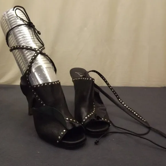 Lola Cruz  Heel High Sandal Lace-Up Size 40