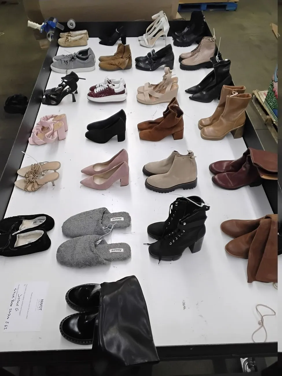 Luxury Fashion Retailer | Premium Shoes | Shelf Pulls & Returns | 25 Pieces | Small Box #E-62
