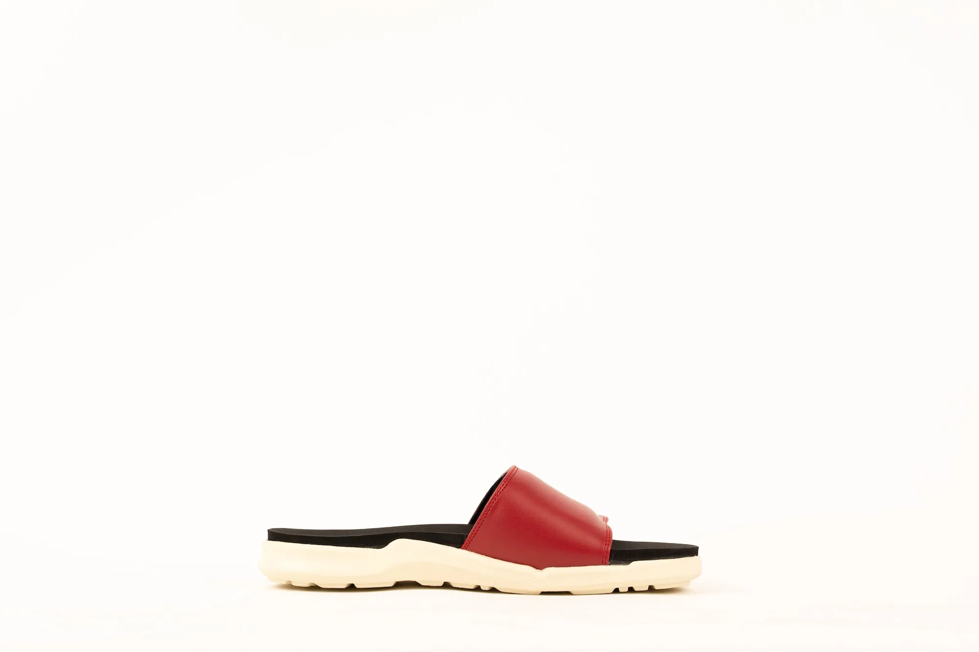 MAGNI SLIDES | ALMOST RED | UNISEX