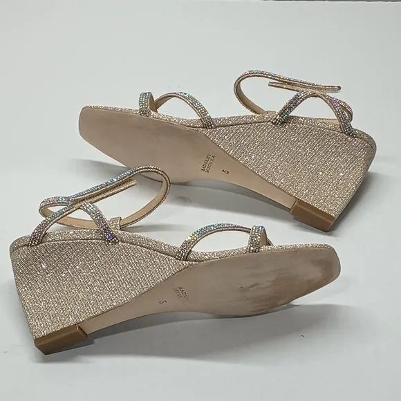 New Badgley Mischka Women's Reagan Wedge Sandal Size 5 Pale Gold Glitter