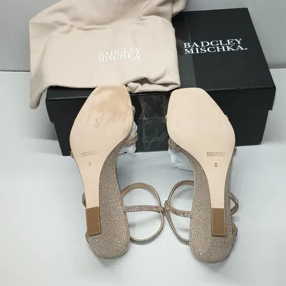 New Badgley Mischka Women's Reagan Wedge Sandal Size 5 Pale Gold Glitter