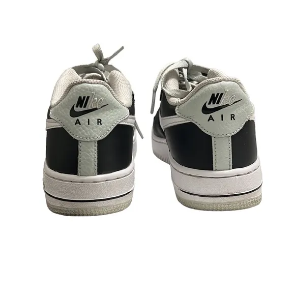 Nike Air Force 1 '07 LV8 Black Light Silver Sneakers Size 5.5Y