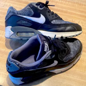 Nike Air Max Sneakers 5.5Y