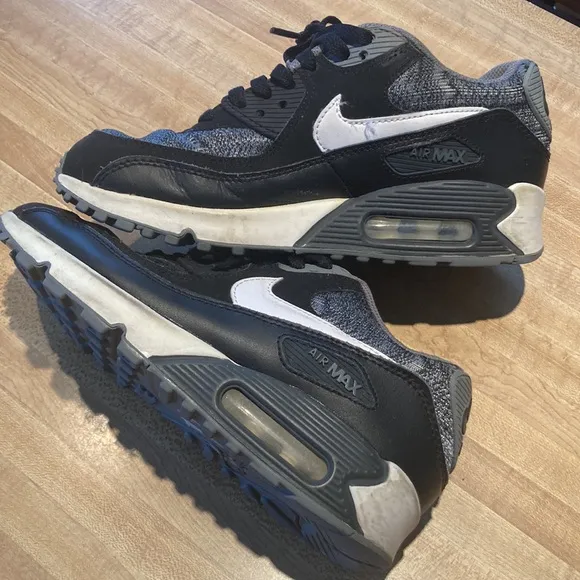 Nike Air Max Sneakers 5.5Y