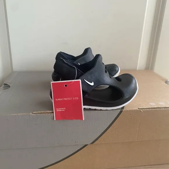 Nike Sunray Protect Sandal Baby/Toddler Black/White- SZ 5 C