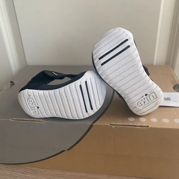Nike Sunray Protect Sandal Baby/Toddler Black/White- SZ 5 C