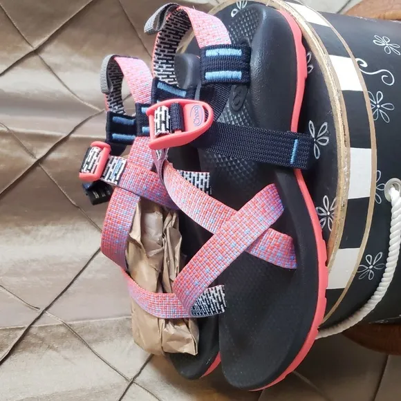 NWOT- Chaco ‘Z1 Ecotread’ Youth Sandal