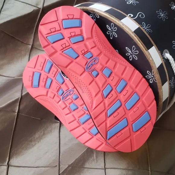 NWOT- Chaco ‘Z1 Ecotread’ Youth Sandal