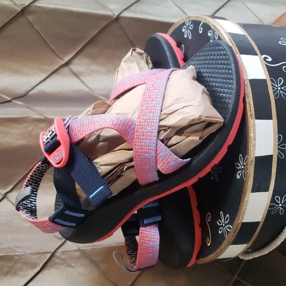 NWOT- Chaco ‘Z1 Ecotread’ Youth Sandal