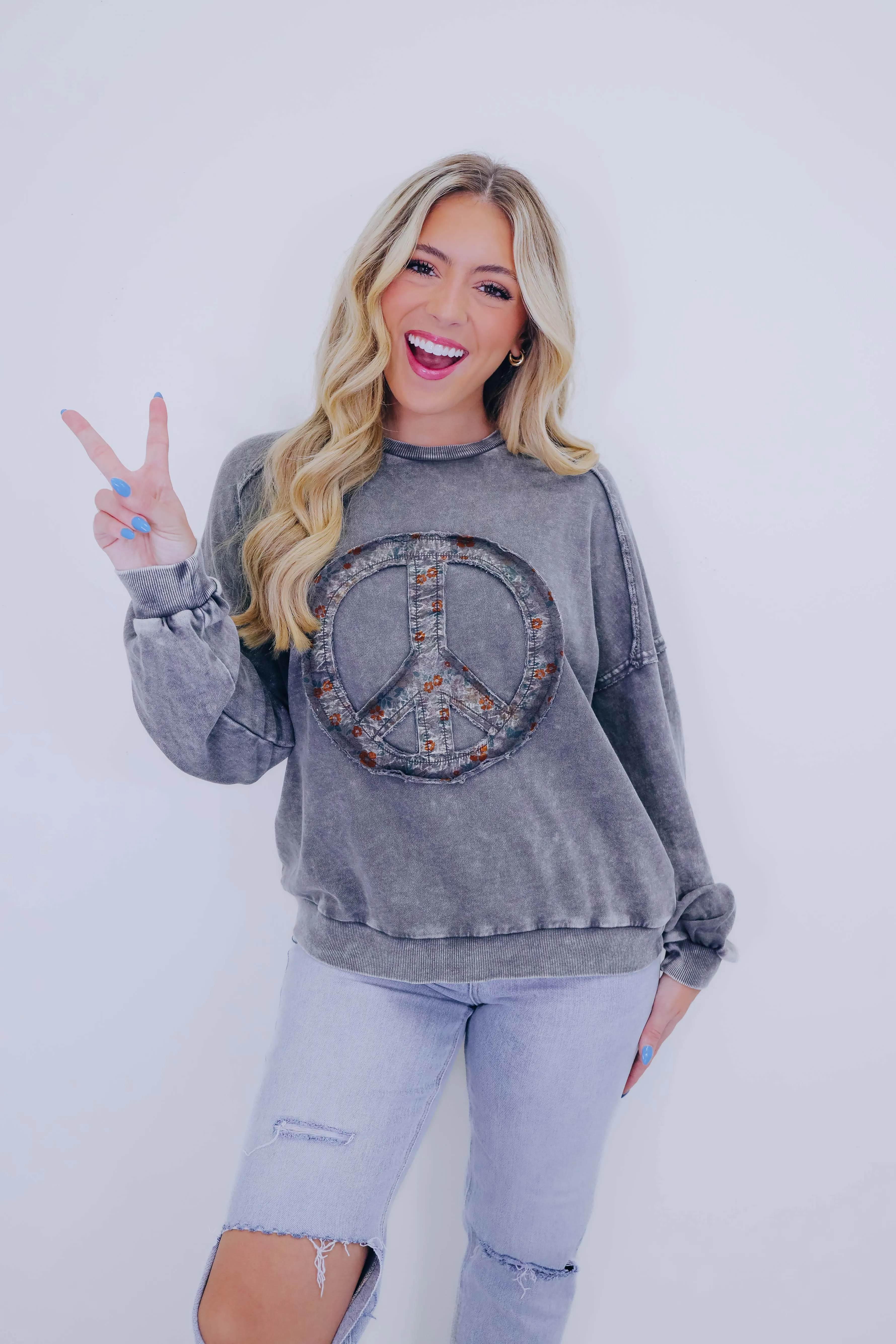 Peace Out Floral Patch Sweatshirt - 2 Colors