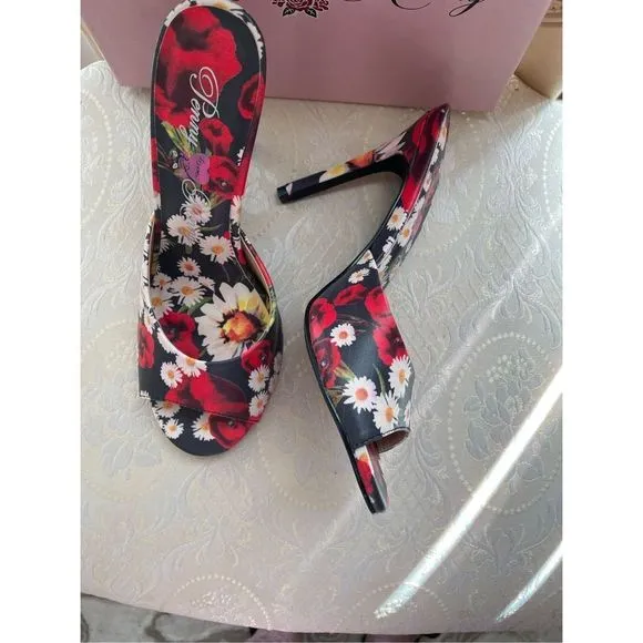 Penny Loves Kenny Floral Sandal