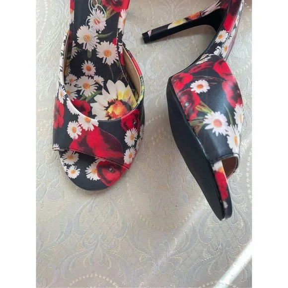 Penny Loves Kenny Floral Sandal