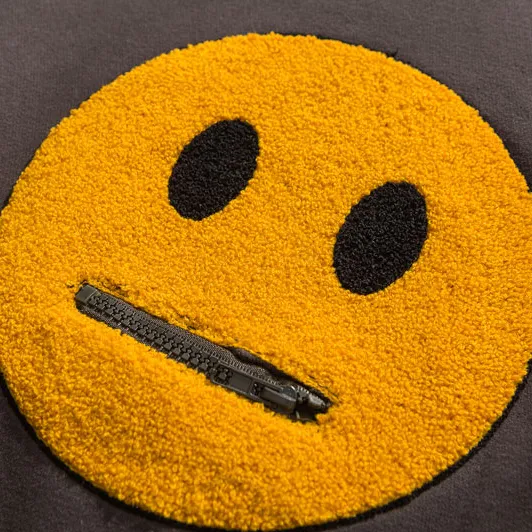 "SMILE" SWEATSHIRT À CAPUCHE GRIS FONCÉ - URB1™
