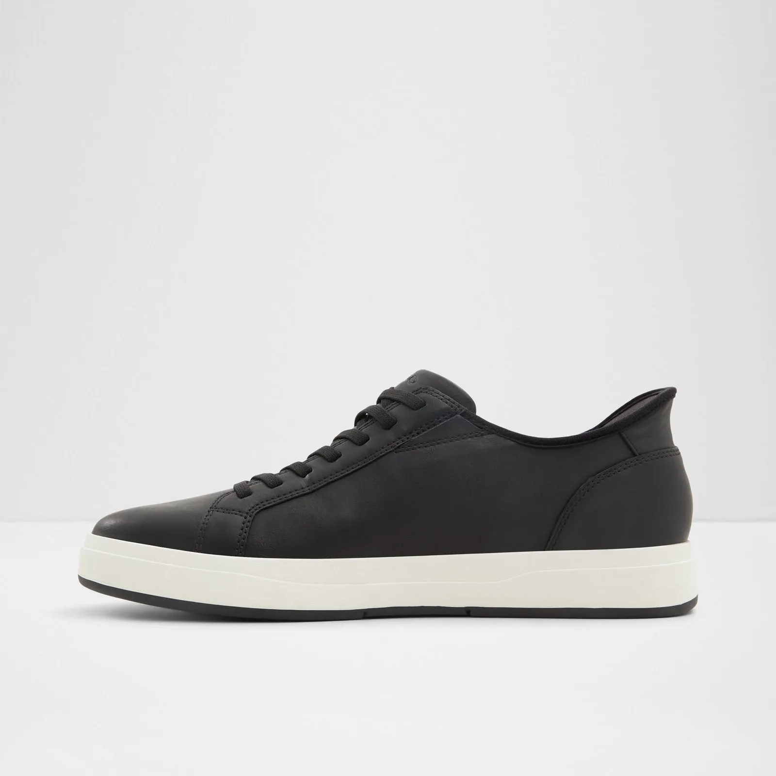 Scottie / Sneakers