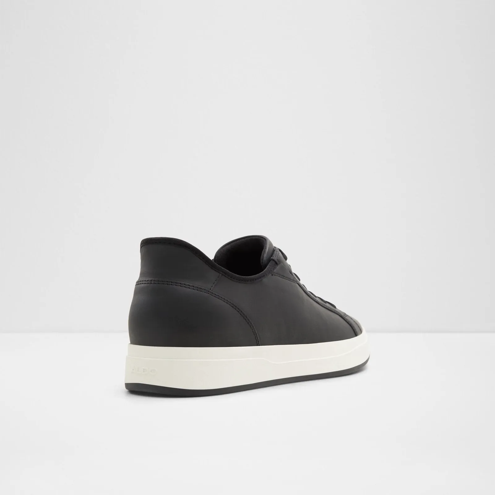 Scottie / Sneakers