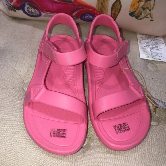 Teva NWT! Pink Lemonade Hurricane Drift Sandal