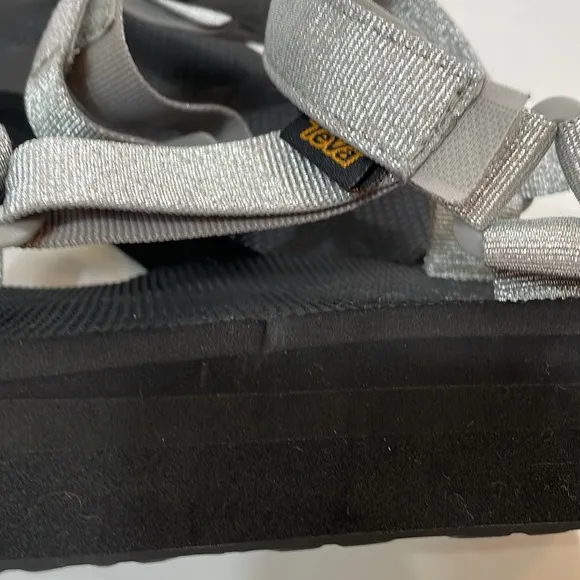 Teva Platform Sandal Silver Size 10 Flatform Universal EUC