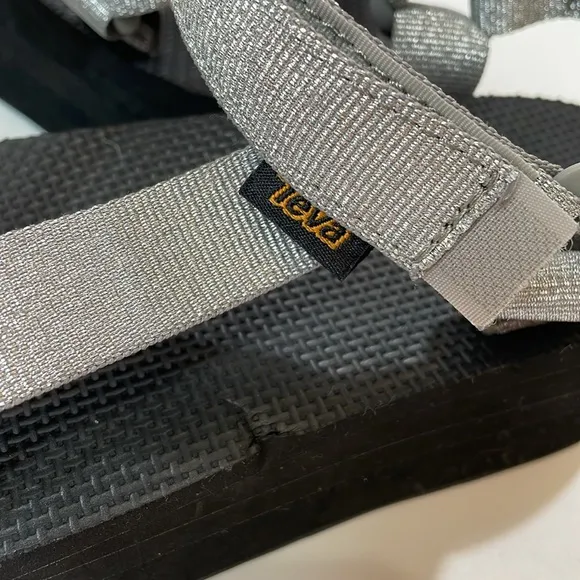 Teva Platform Sandal Silver Size 10 Flatform Universal EUC