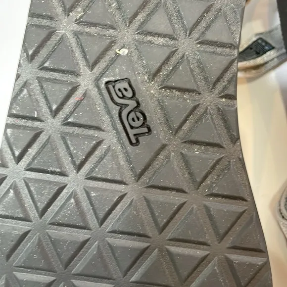 Teva Platform Sandal Silver Size 10 Flatform Universal EUC