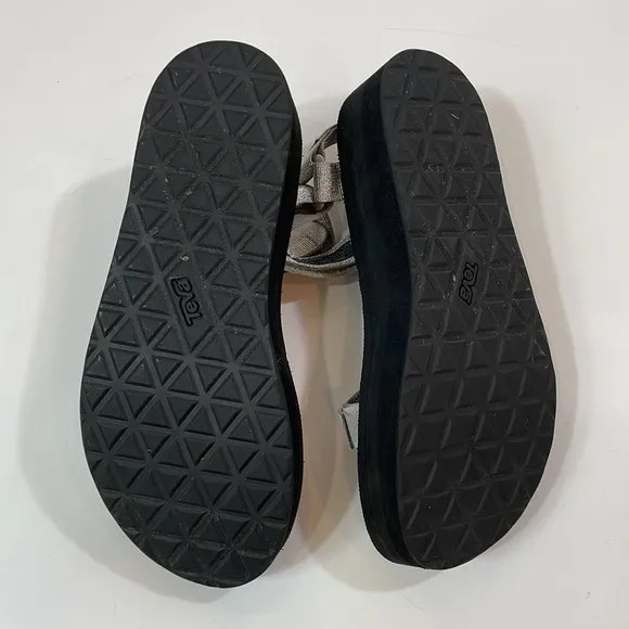 Teva Platform Sandal Silver Size 10 Flatform Universal EUC
